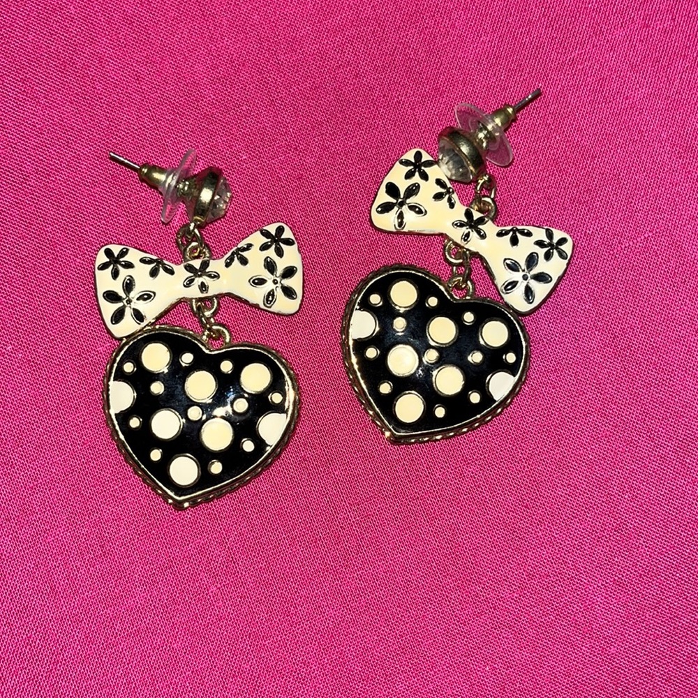 Betsey Johnson polka dot heart earrings!